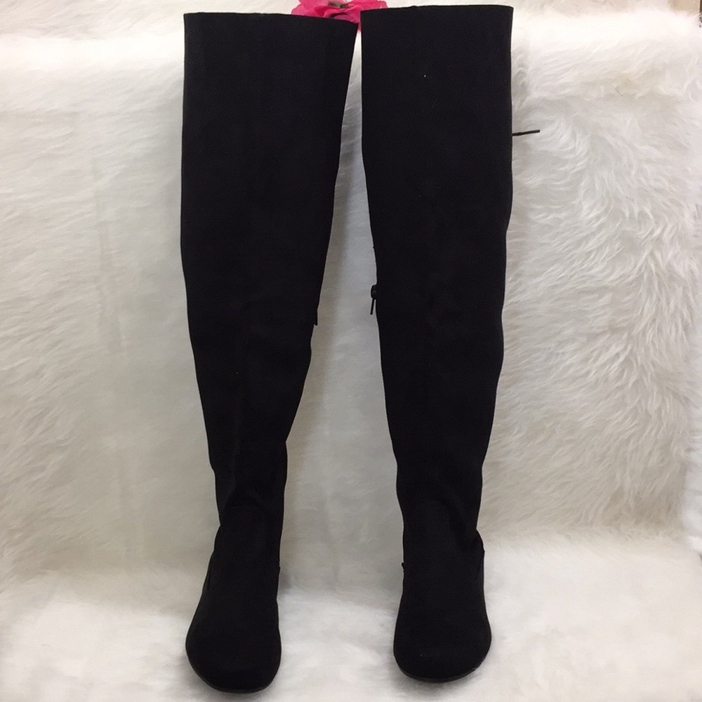 NWOT Shoe Dazzle Kymberli Wide Laceup Back Suede Boots
